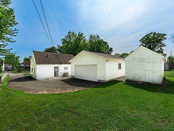 2nd image of 5044 Winslow Dr