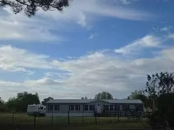 253 Honeysuckle Dr, Nahunta, GA 31553