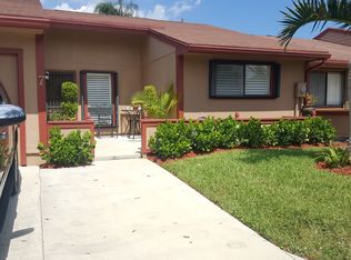 7 Flint Way, Boynton Beach, FL 33426