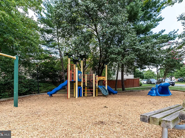 8031 Sleepy View Ln — Photo 43
