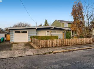 8039 SE Salmon St, Portland, OR 97215