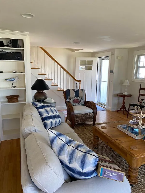 4 bed, 3.0 bath, 2175 sqft, $4,700 — Photo 3