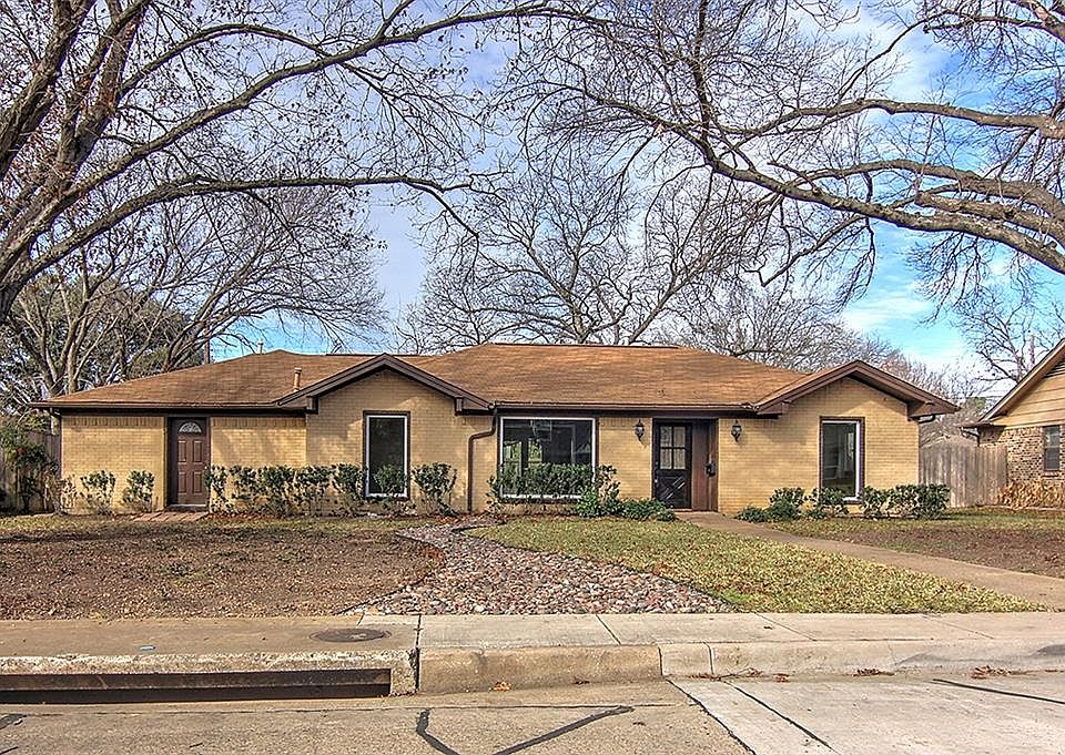 1st image of 2711 Selma Ln