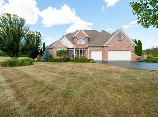1318 Savannah Ln, Woodstock, IL 60098