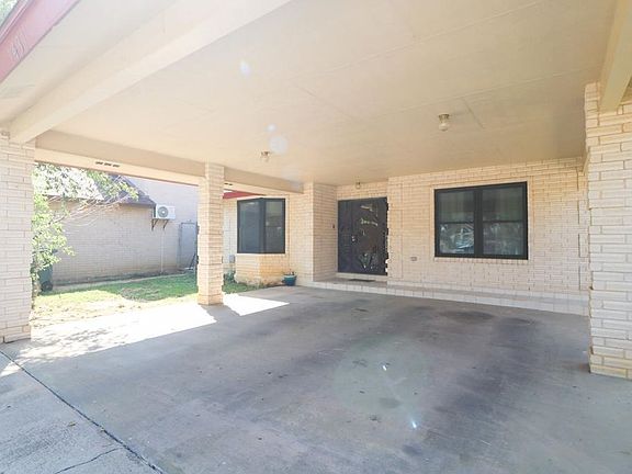 3rd image of 1431 Los Ebanos Dr
