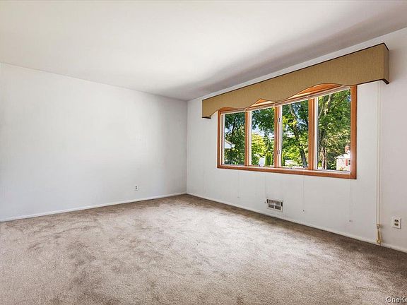 4th image of 2872 Brookfield Drive