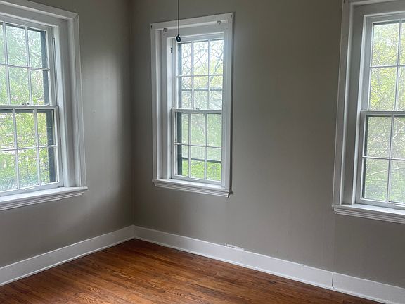 2nd image of 3328 N Broadway St #104