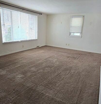 3rd image of 1221 Belair Dr
