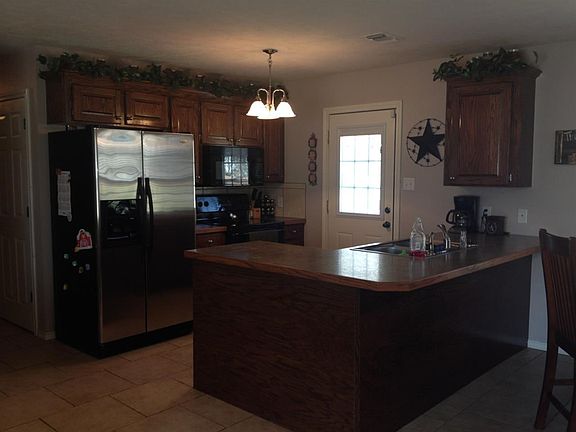 3rd image of 1683 Cummings Ln
