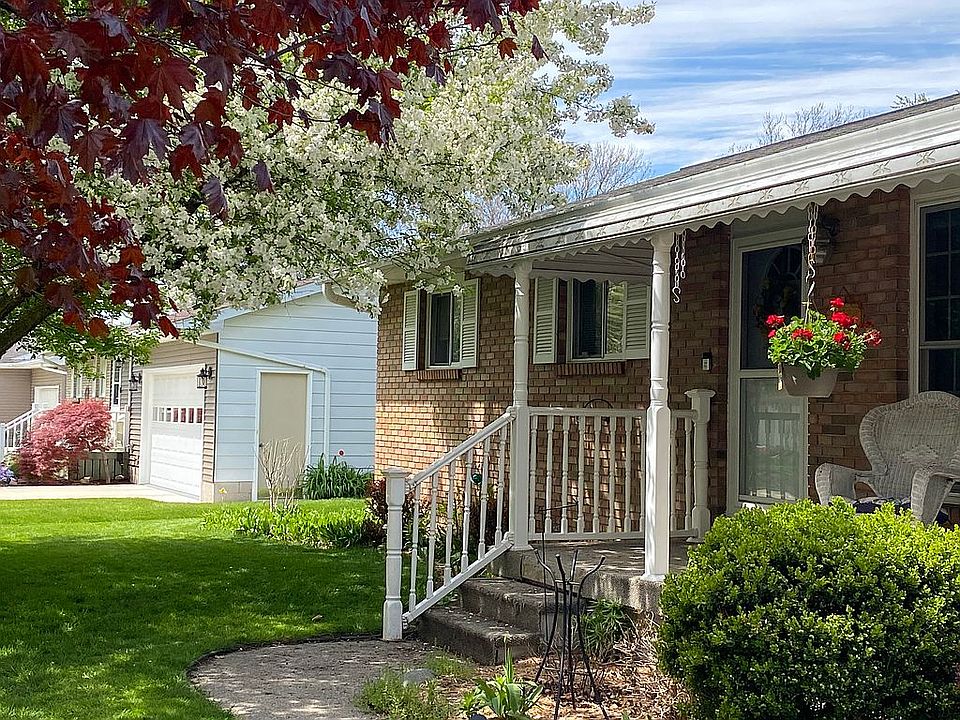 2nd image of 3361 Canterbury Dr