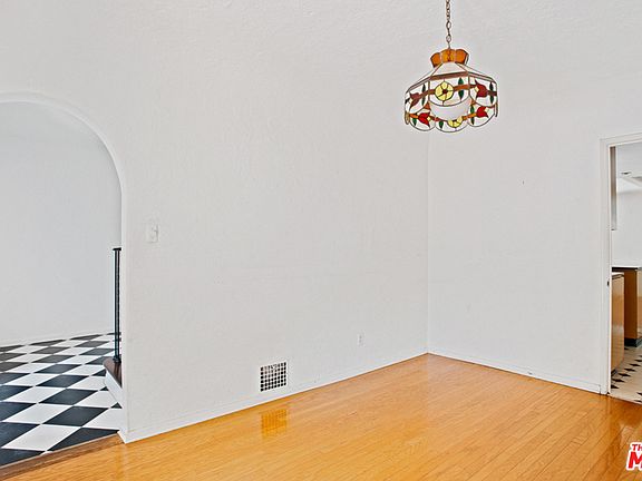 5th image of 10591 Cushdon Ave