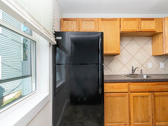 4th image of 1447 W Ocean View Ave #2