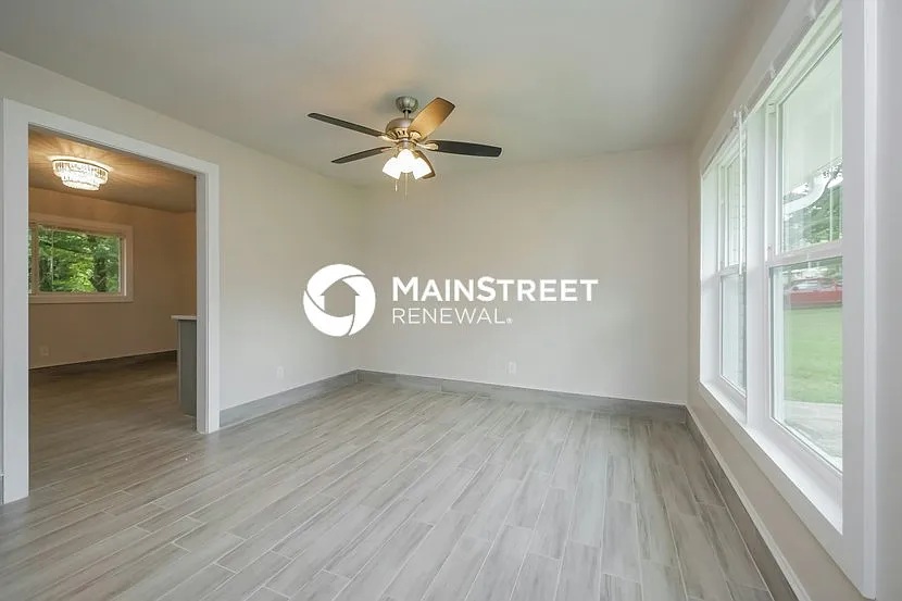 8335 Marlborough Dr — Photo 2