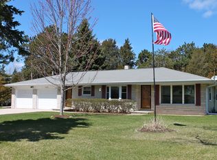 4451 Renier Rd, Green Bay, WI 54311