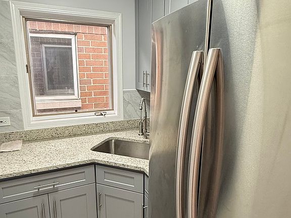 5th image of 341 W 24th St #3