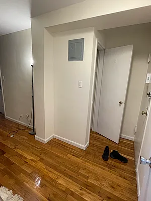 Rented by Eric Goodman Realty Corp | media 8