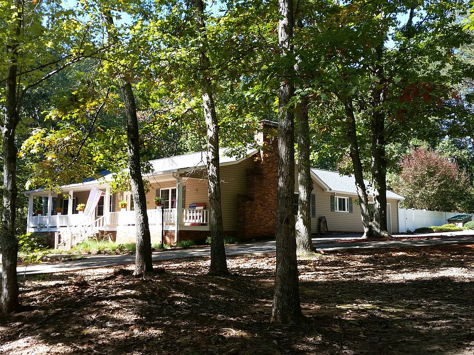 1st image of 148 Chestnut Ln