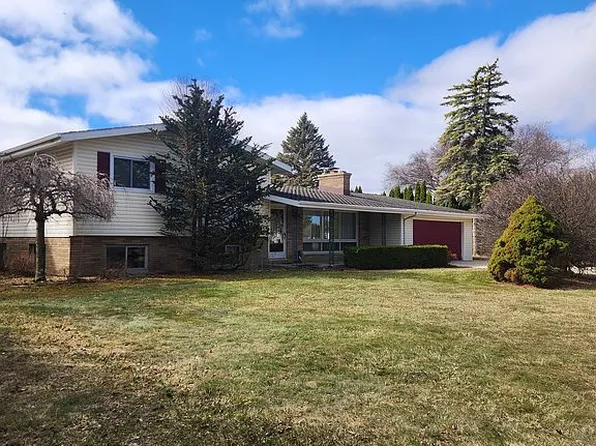 6641 Pierce Rd, Freeland, MI 48623