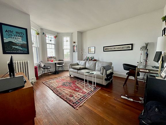 4th image of 216 Maryland Ave NE APT 402