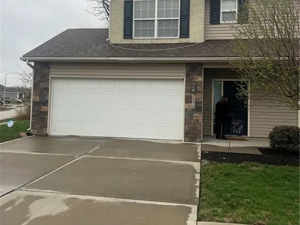 3856 NW 94th St, Kansas City, MO 64154