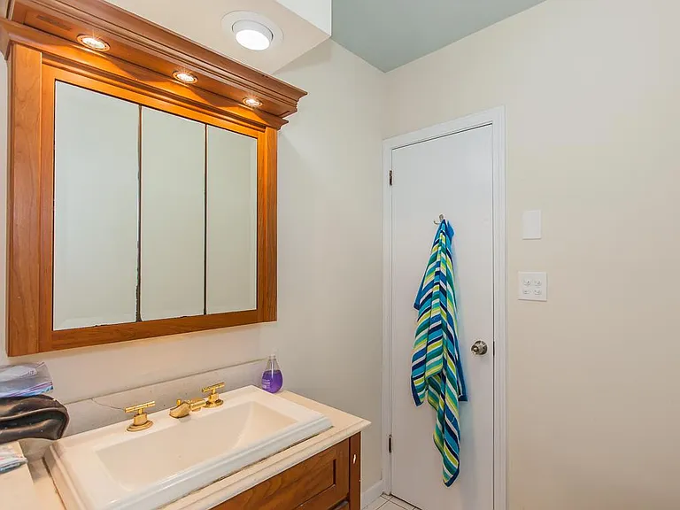 1116 W Roscoe St #2 — Photo 12