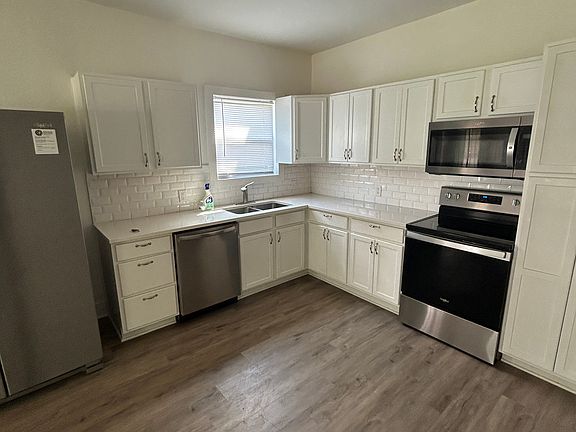 4th image of 3408 Winthrop Ave #1