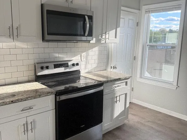521 Grafton St APT 3, Worcester, MA 01604