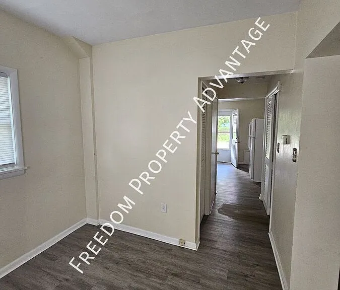 130 Hall Ave #BOTTOM — Photo 11