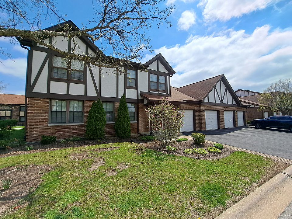 1st image of 216 Stoneybrook Ln #2C