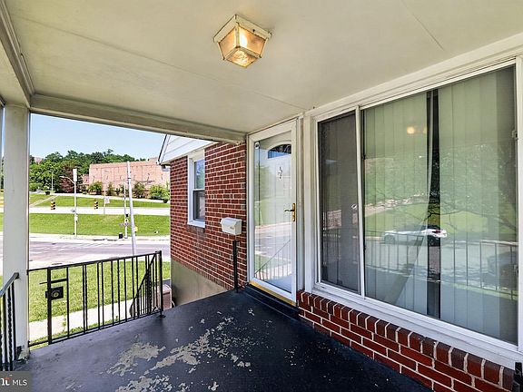 3rd image of 4583 Derby Manor Dr