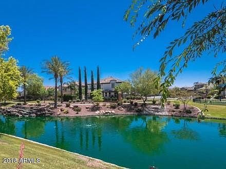 2nd image of 922 E Stoneman Pl