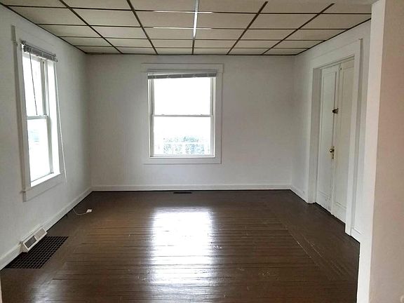 4th image of 39 East Ave S