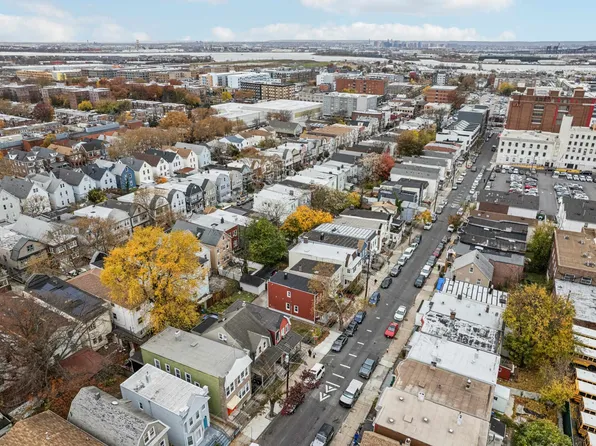 299 Claremont Avenue image 36 of 44