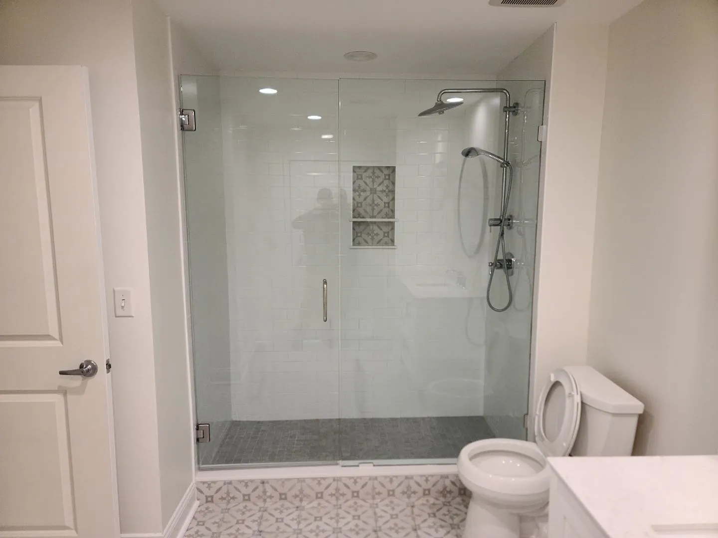Gorgeous 1 bedroom, 1 bathroom condo in Morrison Condominiums in the heart of Southpark! — Photo 3