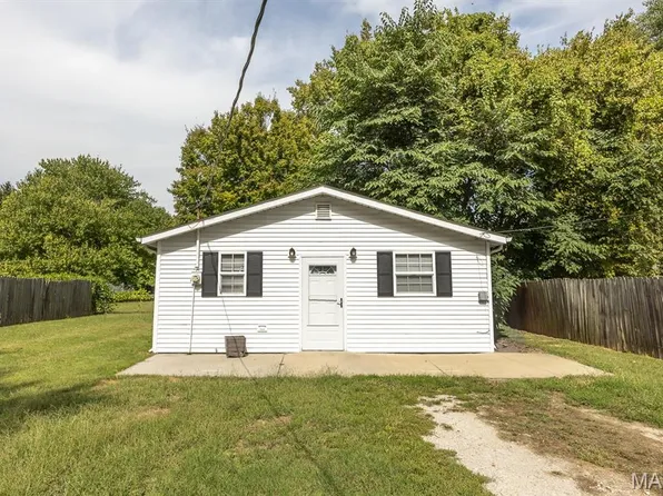 209 W 6th St, Cahokia, IL 62206