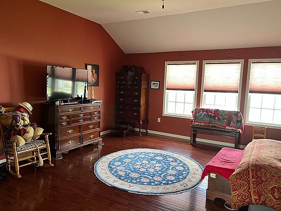 5th image of 77 Coachman Cir