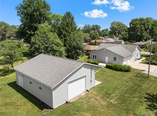 502 E 2nd St, O'Fallon, IL 62269