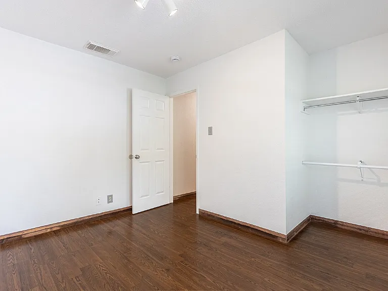5702 Sunrise Laurel — Photo 27