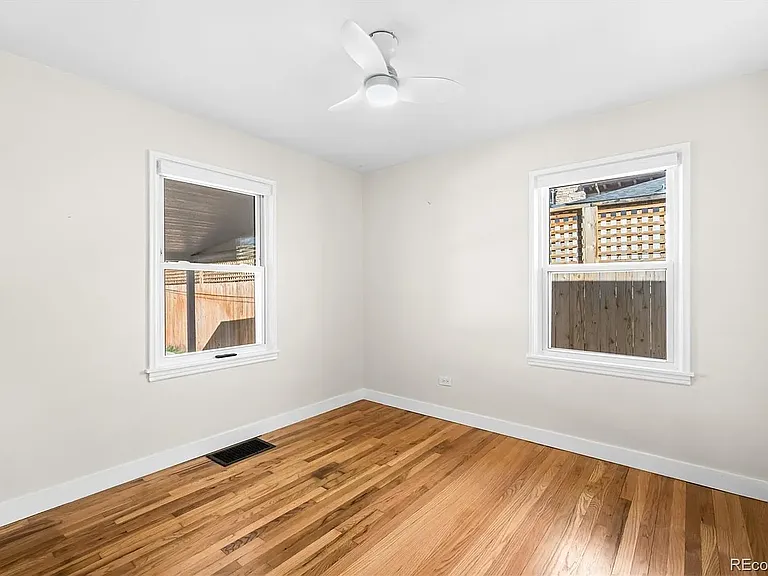 1615 S Elizabeth St — Photo 11