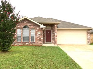 1226 Embercrest Dr, Midlothian, TX 76065