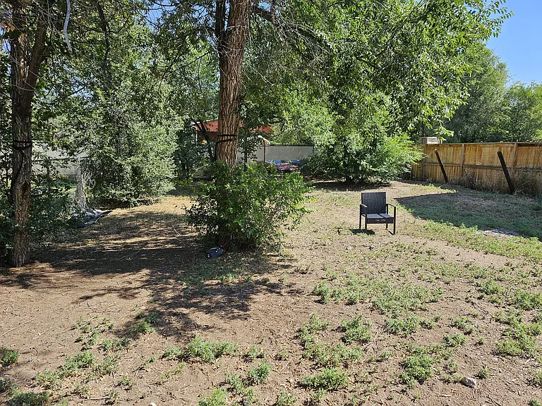 2514 E Monument St — Photo 11