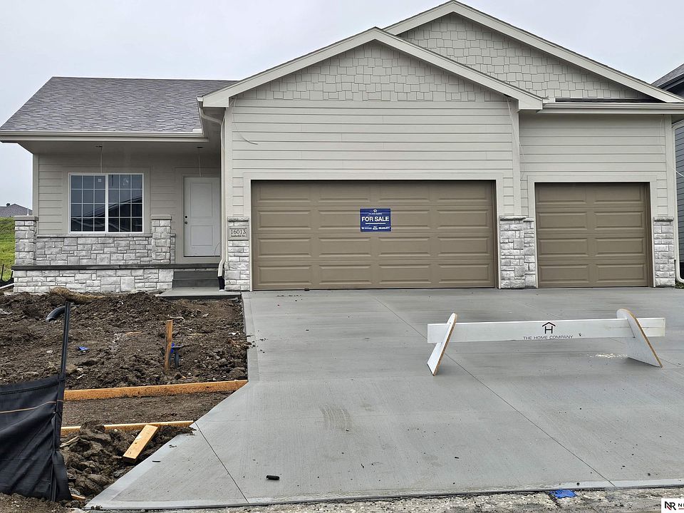 1st image of 16013 Isabella St