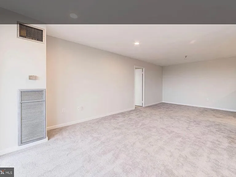 250 S Reynolds St #1505 — Photo 4