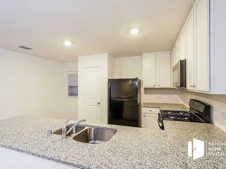 1016 Cencerro Ln — Photo 6