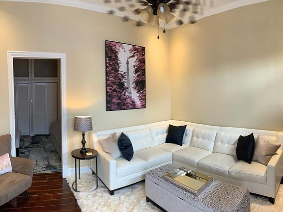 2nd image of 2422 Laurel St #2