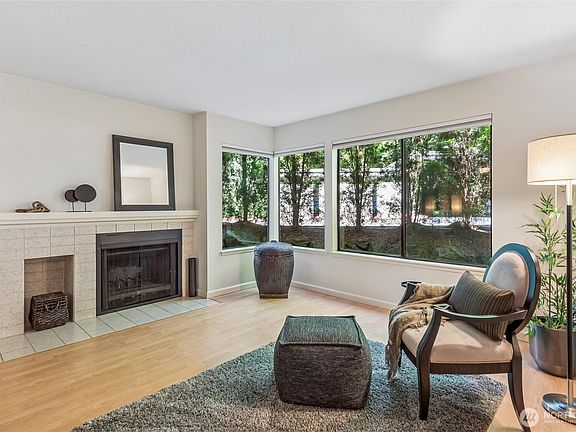 3rd image of 1354 Bellevue Way NE #3
