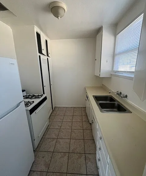 2651 La Cienega Ave. — Photo 8