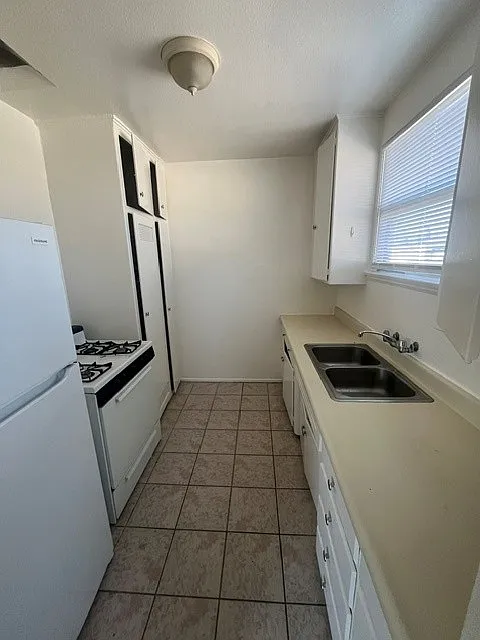 Floor plan Studio. 1 Bath. 0 Half