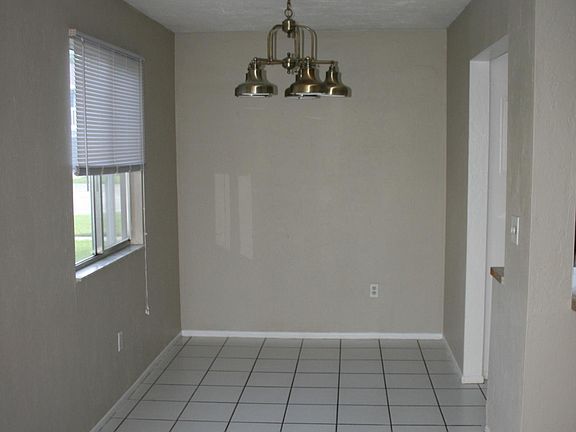 3rd image of 3320 Ottawa Cir APT 2