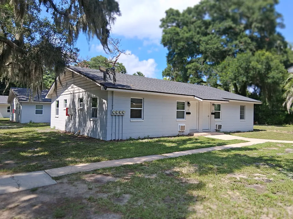 5643 Merrill Rd #4